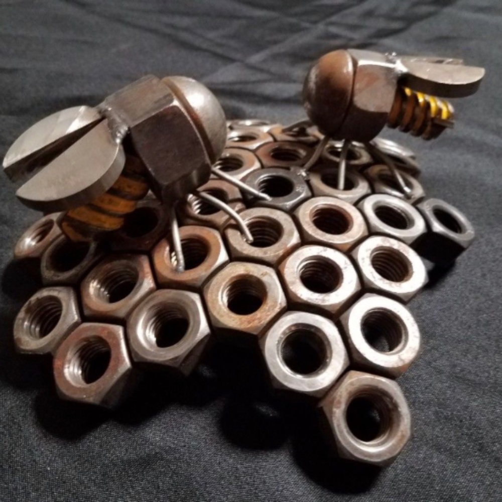 Meet your Posher, Queen Bee